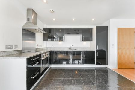 3 bedroom flat to rent - Photo 3