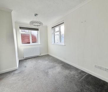 3 bedroom end of terrace house to rent - Photo 5