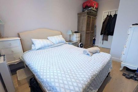 Woking, Surrey, GU21 - Photo 3