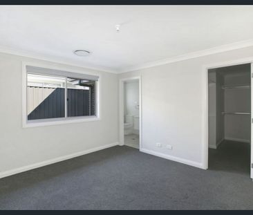 Modern Three Bedroom Home in Prime Narellan Location - Photo 2