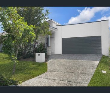 Family Home in convenient location - Photo 6