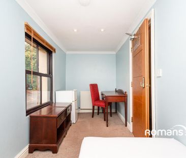 1 bedroom in a house share to rent - Photo 5