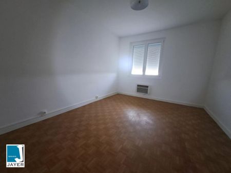 4 PIECES AVENUE DE PARIS - Photo 3