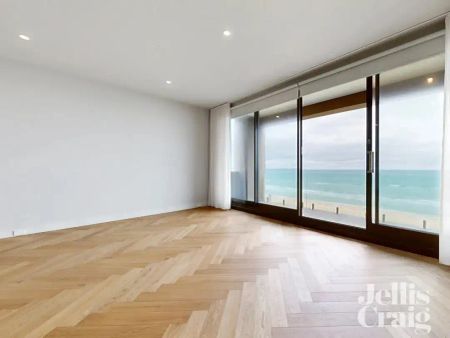 “A Rarity of Absolute Beachfront Living by Renowned Architect Nicholas Day” - Photo 2