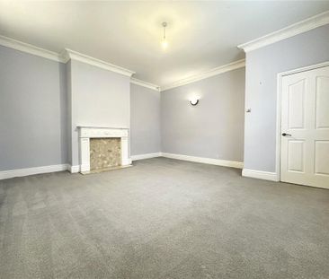 3 bedroom end of terrace house to rent - Photo 2