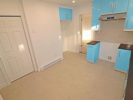 3010 Rue Sherbrooke E. - Photo 2