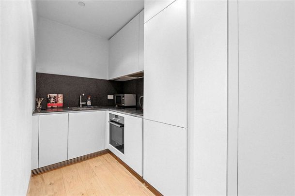 A smart studio apartment situated on the 6th floor in the highly desired Neo Bankside. - Photo 1