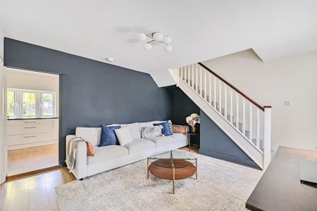 3 bedroom detached house to rent - Photo 3