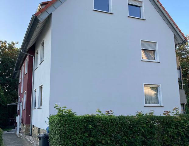 Gemütliche Dachgeschosswohnung in ruhigem Mehrfamilienhaus - Foto 1