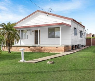 FAMILY LIVING WITH SWIMMING POOL - Photo 1