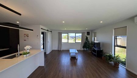 Warm, Welcoming & Wonderfully Modern - Photo 2