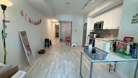 For Lease - 1630 Queen Street Unit# 301, Toronto, Ontario - Photo 3