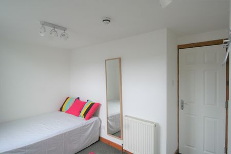 7 Bed Terraced House, Brailsford Road, M14 - Photo 5