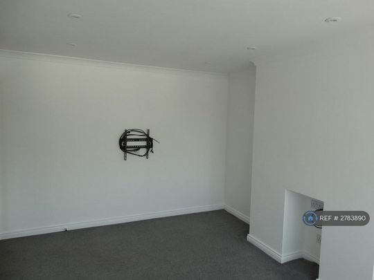 2 bedroom maisonette to rent - Photo 1