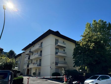 Location Appartement 1 pièce 35m² ANNECY 74000 - Photo 5
