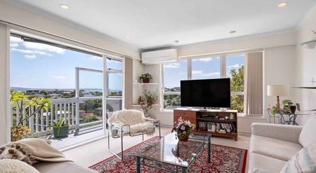 TOP OF THE WORLD WITH MILLION DOLLAR SEAVIEW - Photo 4