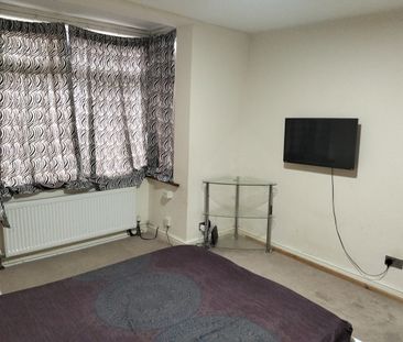 Room in a Shared House, Grenaby Avenue Croydo, CR0 - Photo 3