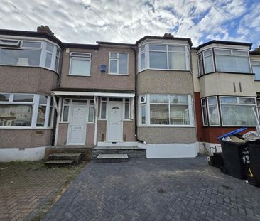 3 bedroom terraced house to rent - Photo 1