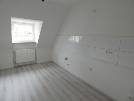 ** Modernisierte Maisonette-DG-Wohnung sucht einen neuen Mieter ** - Photo 3