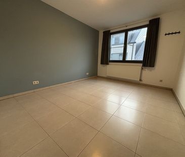 Ruim appartement met 2 slaapkamers in centrum Merchtem - Photo 4