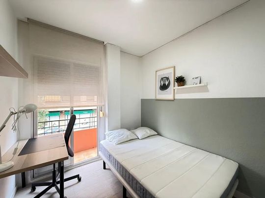 Avinguda de Peris i Valero, Valencia, Valencian Community 46004 - Photo 1