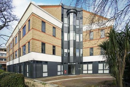 The Braccans, London Road, Bracknell, RG12 - Photo 2