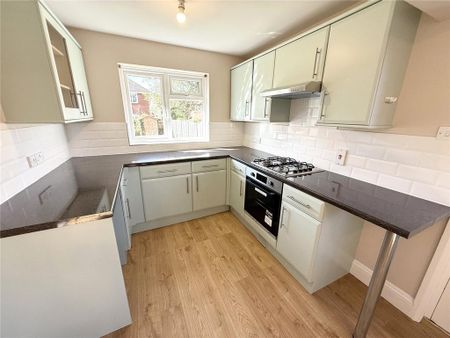 3 bedroom semi-detached house to rent - Photo 3