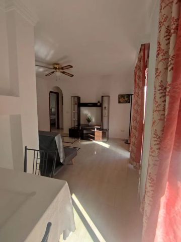 Alquiler de piso en Calle Merlo - Photo 2