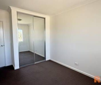 Stylish & Low-Maintenance 2-Bedroom Apartment - Photo 5