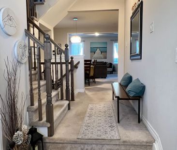 For Lease - 529 Honeylocust Avenue, Kanata, Ontario - Photo 2