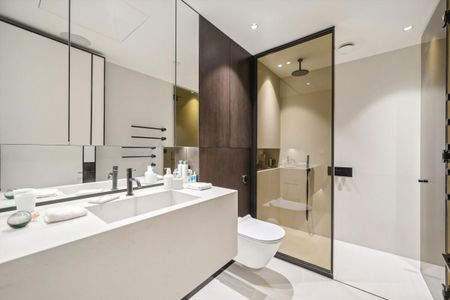 A beautifully presented one-bedroom apartment with private courtyard in Marylebone, W1. - Photo 4
