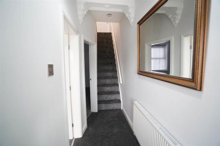3 bedroom terraced house to rent - Photo 4