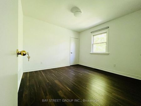 For Lease - 72 Caines Avenue, Toronto, Ontario - Photo 4