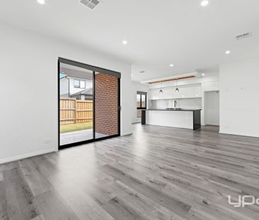5 BEDROOM FAMILY HOME - Photo 3