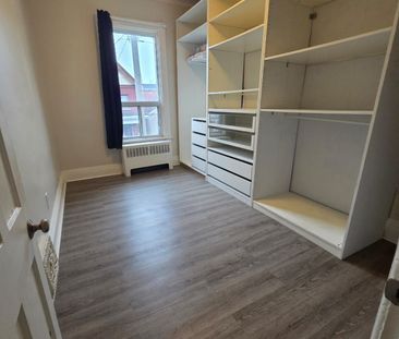 For Lease - 298 Emerald Street, Hamilton, Ontario - Photo 2