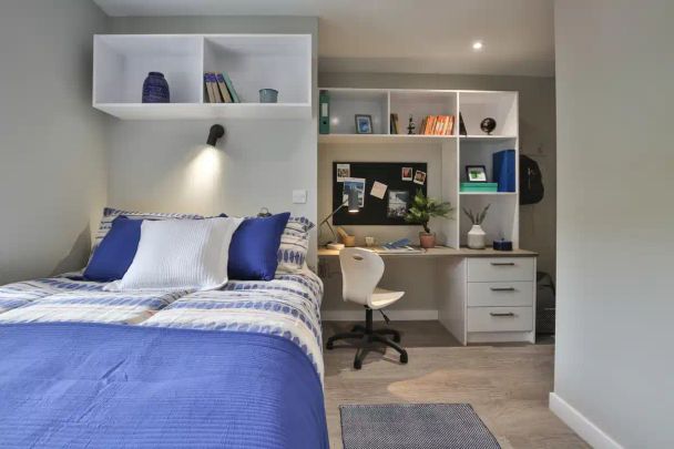 Classic Townhouse - Photo 1