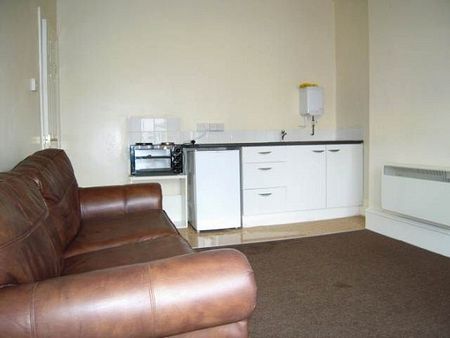 Single Bedroom Flat*Paget Road*£325pcm - Photo 4