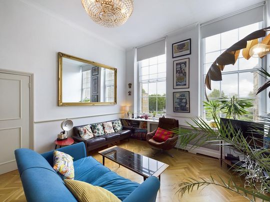 3 bedroom flat to rent - Photo 1