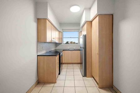 9265 Rue Airlie apartment — Montréal, QC (1-Bedroom) - 1 Bedroom - Photo 5