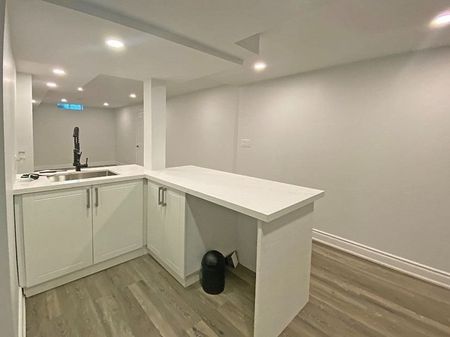 For Lease - 4230 Fuller Crescent, Burlington, Ontario - Photo 3