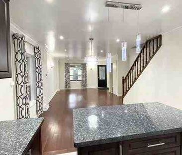 606 Coxwell Avenue apartment — Toronto, ON (3-Bedroom) - 3 Bedroom - Photo 6