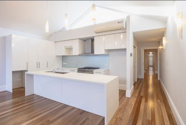 198 Barkly Street, Brunswick VIC 3056 - House For Rent | Domain - Photo 1