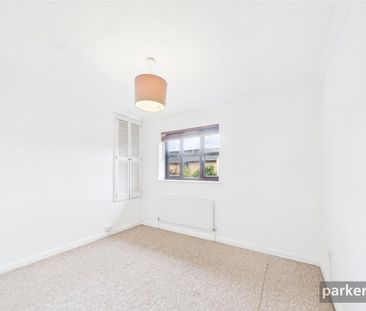 2 bedroom semi-detached house to rent - Photo 6