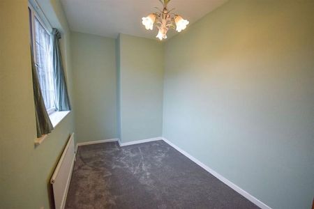 4 Bedroom Semi Detached To Let - Photo 4