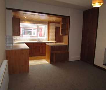 Greenbank Road, Rochdale - Photo 2