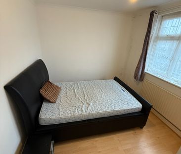 2 Bed Flat, Windermere Avenue, HA9 - Photo 5