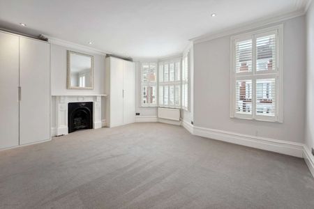 Generously proportioned house with enviable entertaining space moments from Clapham Common - Photo 5