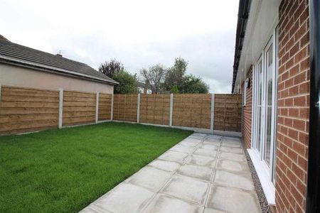 Chestnut Avenue, Tottington, BL8 - Photo 5