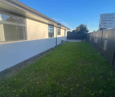 Tidy 3 bedroom new build house - Photo 3