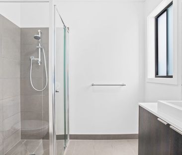 Spacious family living in Saltwater Coast - Photo 1